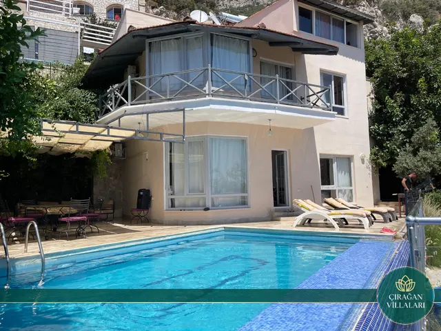 Villa Yakamoz — Sevdiklerinizle aynı çatı altında.